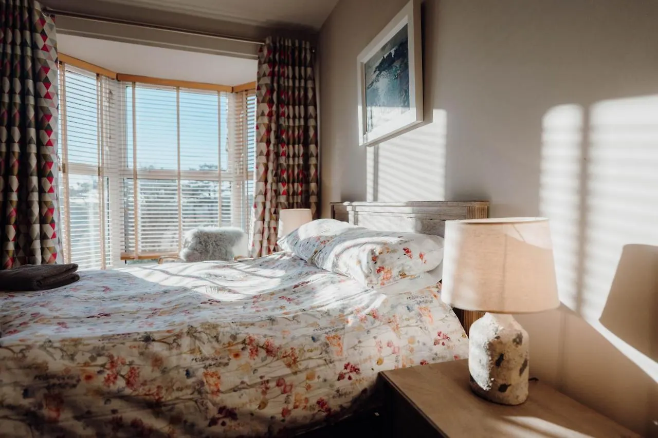 Holiday home No4 Queens Parade Close To South Tenby