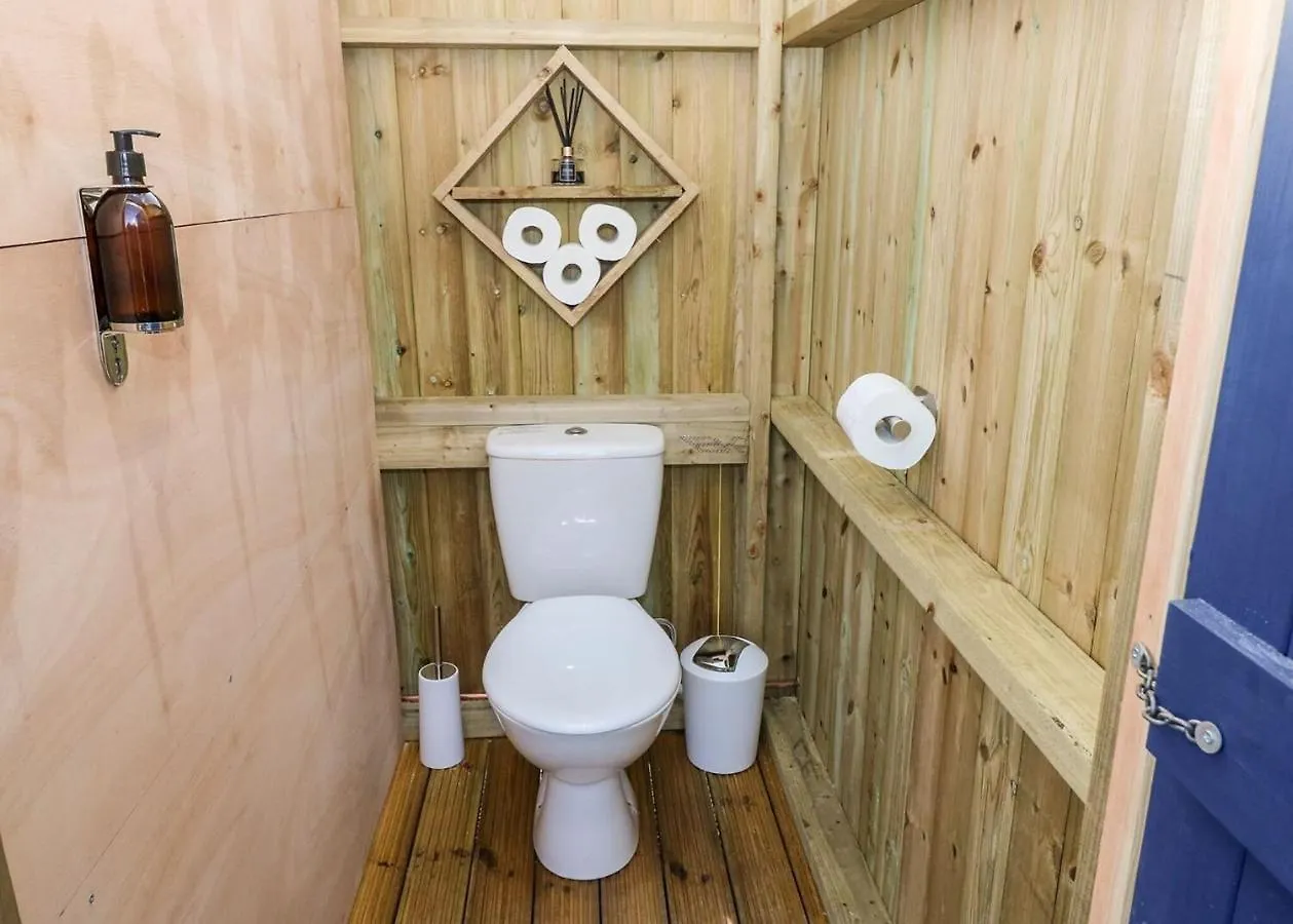 Tatil parkı Headland Escape Glamping *