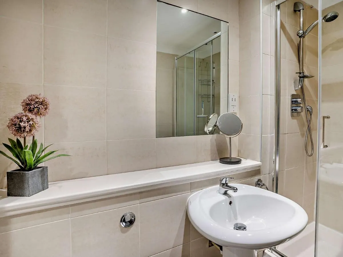 2 Bed In Fb034 Apartment Tenby