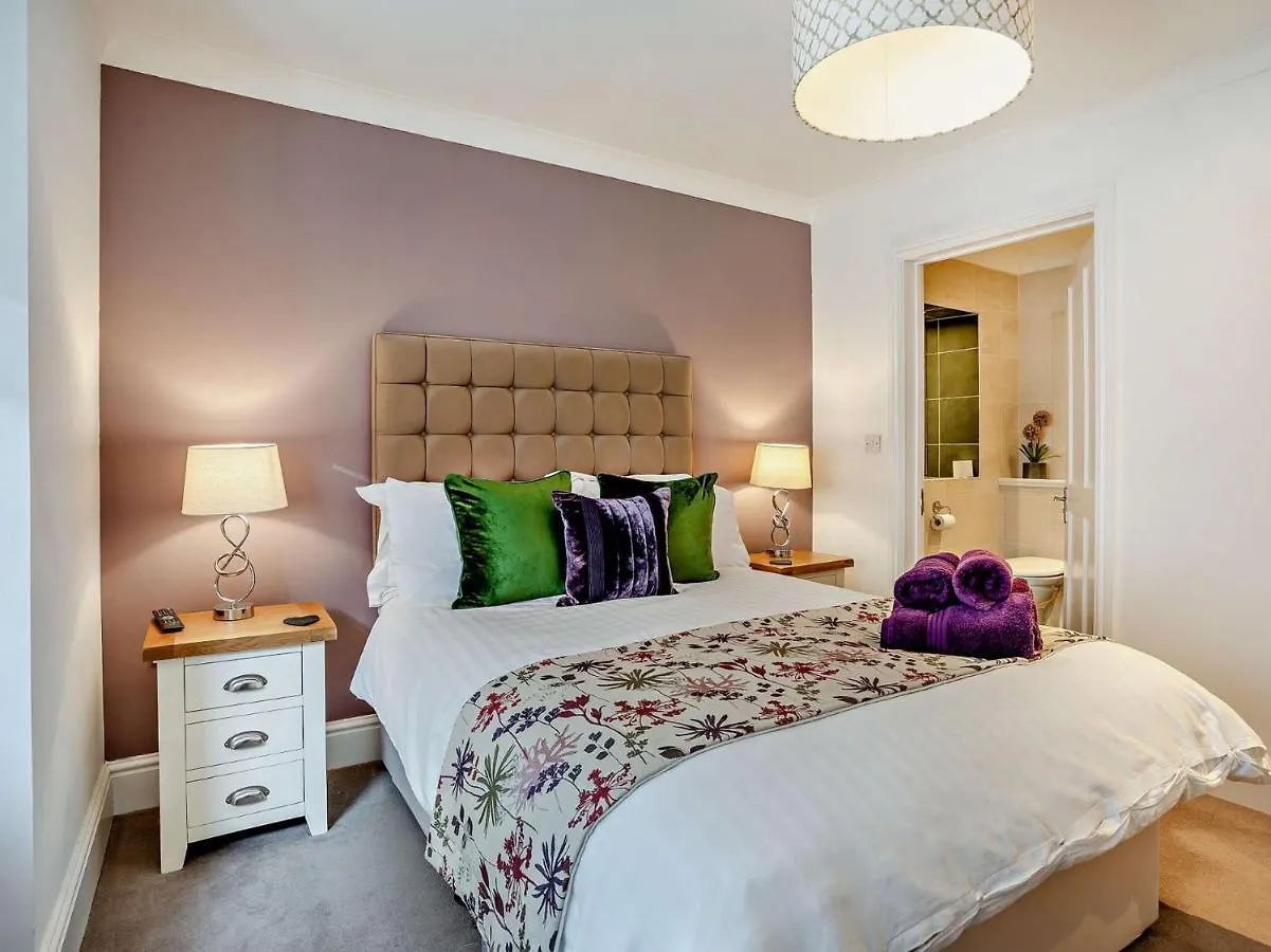 2 Bed In Fb034 * Tenby