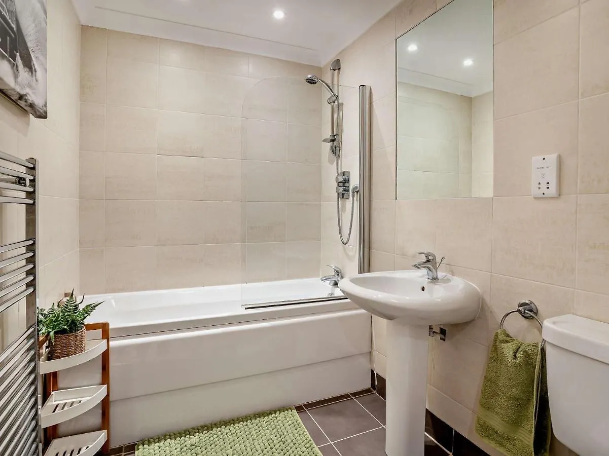 2 Bed In Fb034 Apartment Tenby