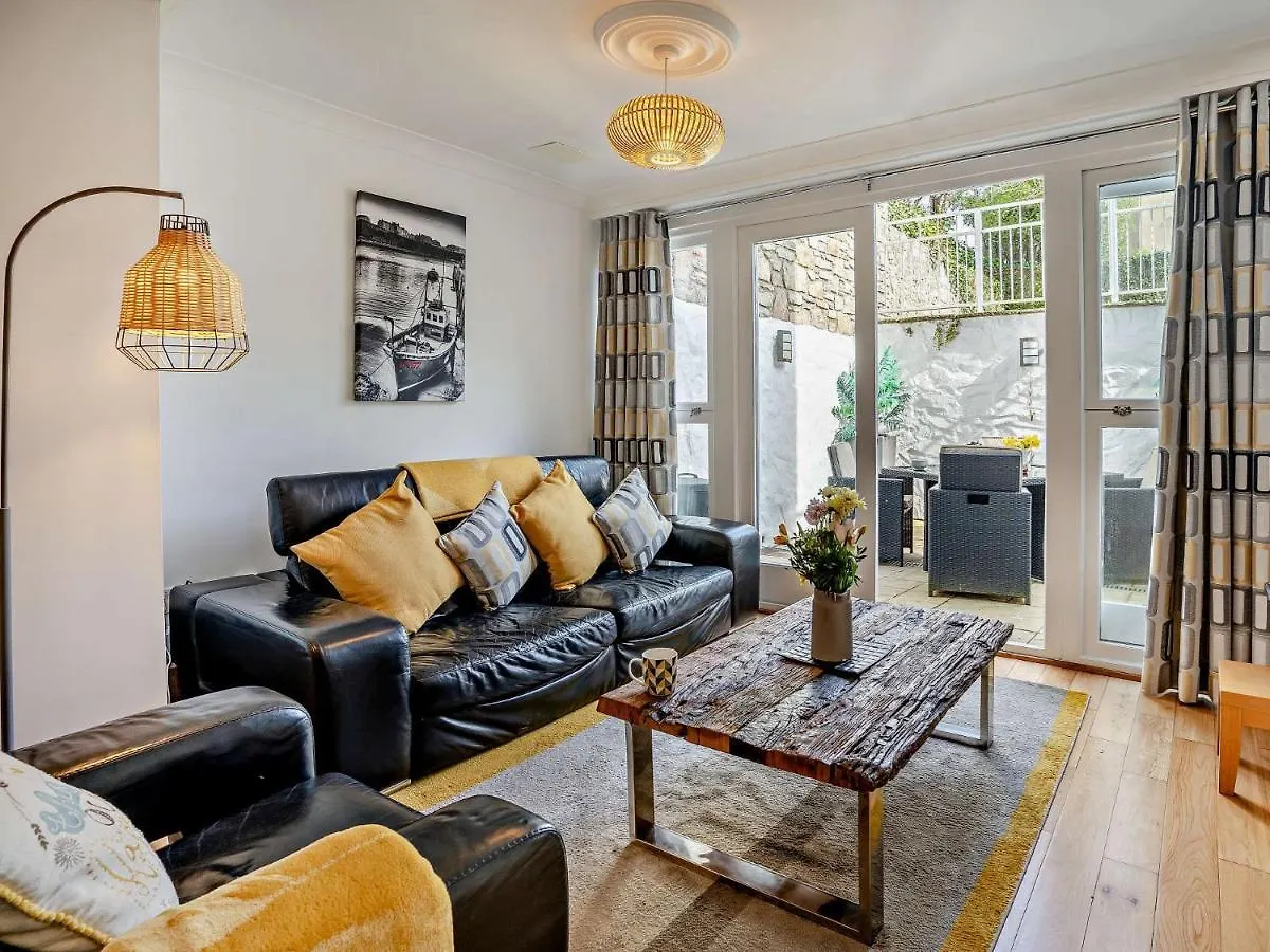 Apartment 2 Bed In Fb034 *