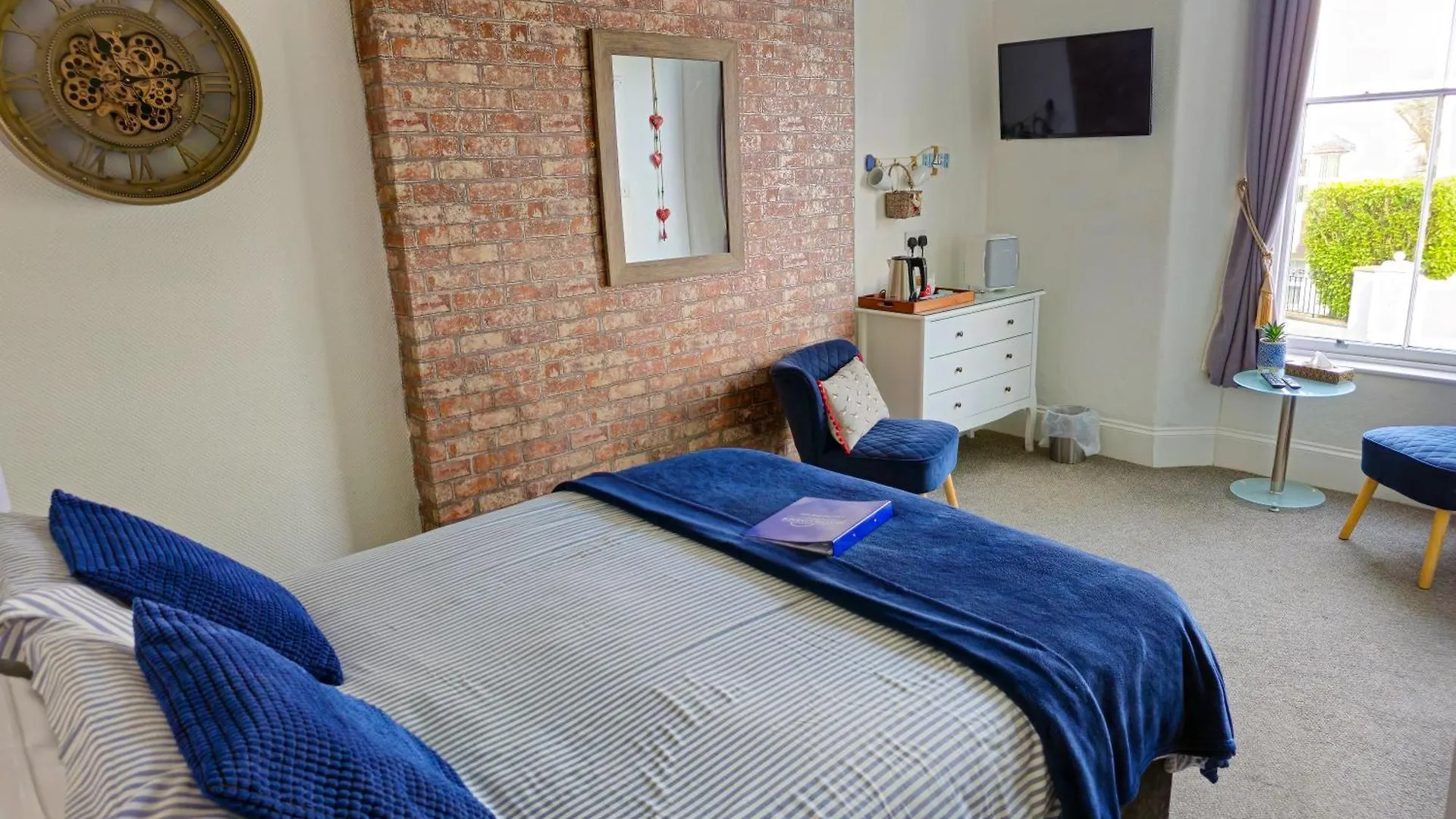 Beachcomber Bed and breakfast 2*