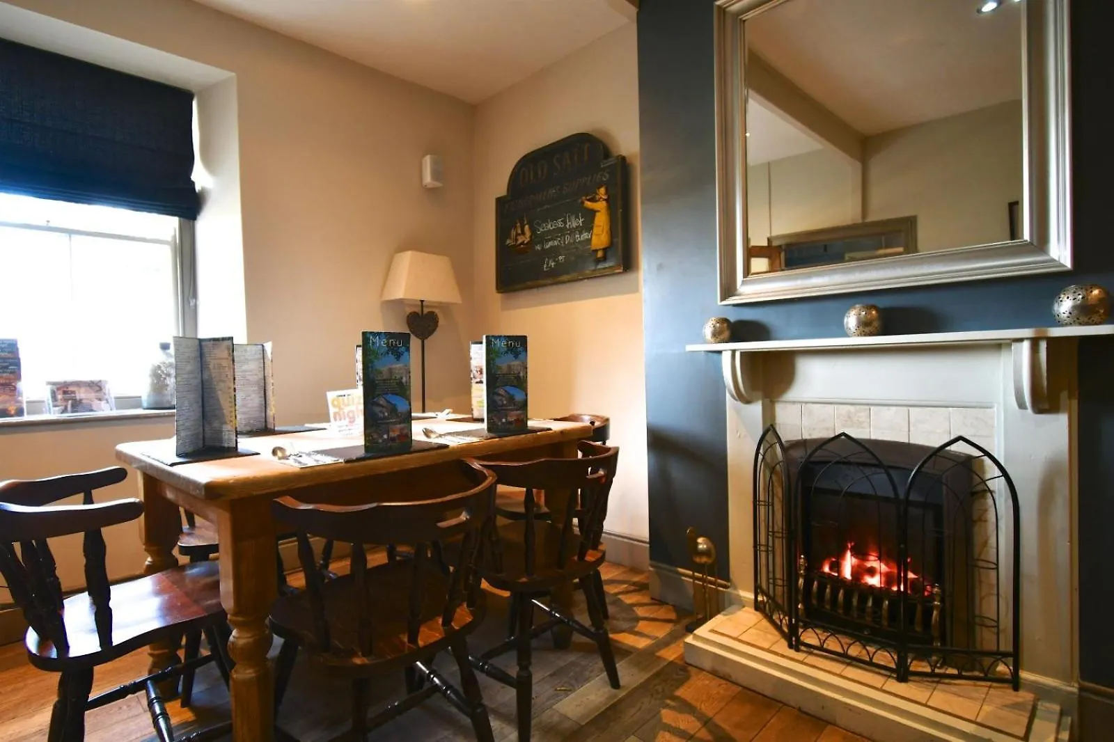 Carew Inn 宾馆
