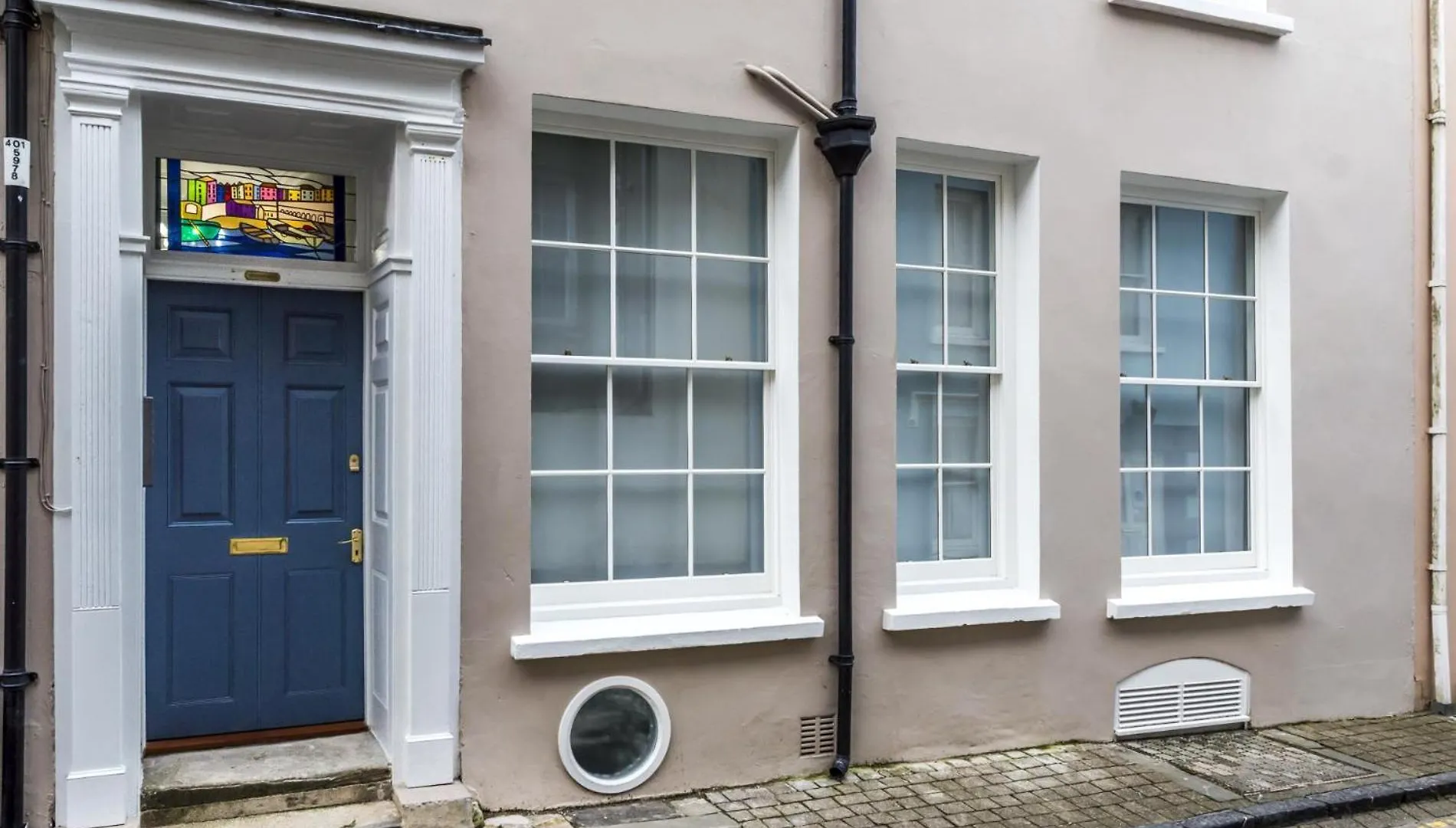 Lady - 2 Bedroom - Apartment Tenby
