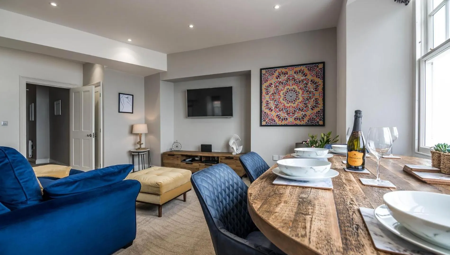 Apartment Lady - 2 Bedroom - *