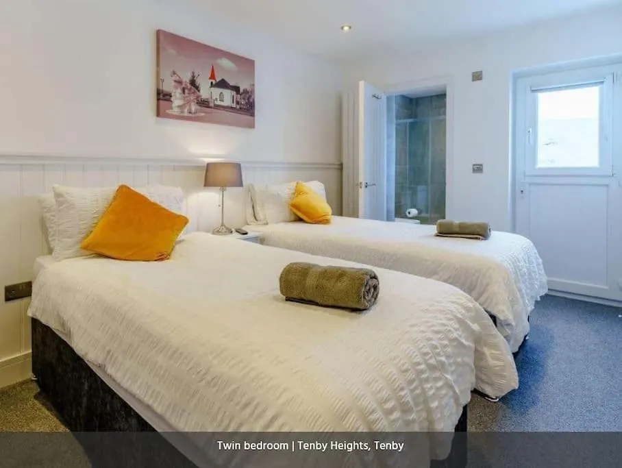 펜션 Heights, 5 En-suites, Parking & Garden 텐비