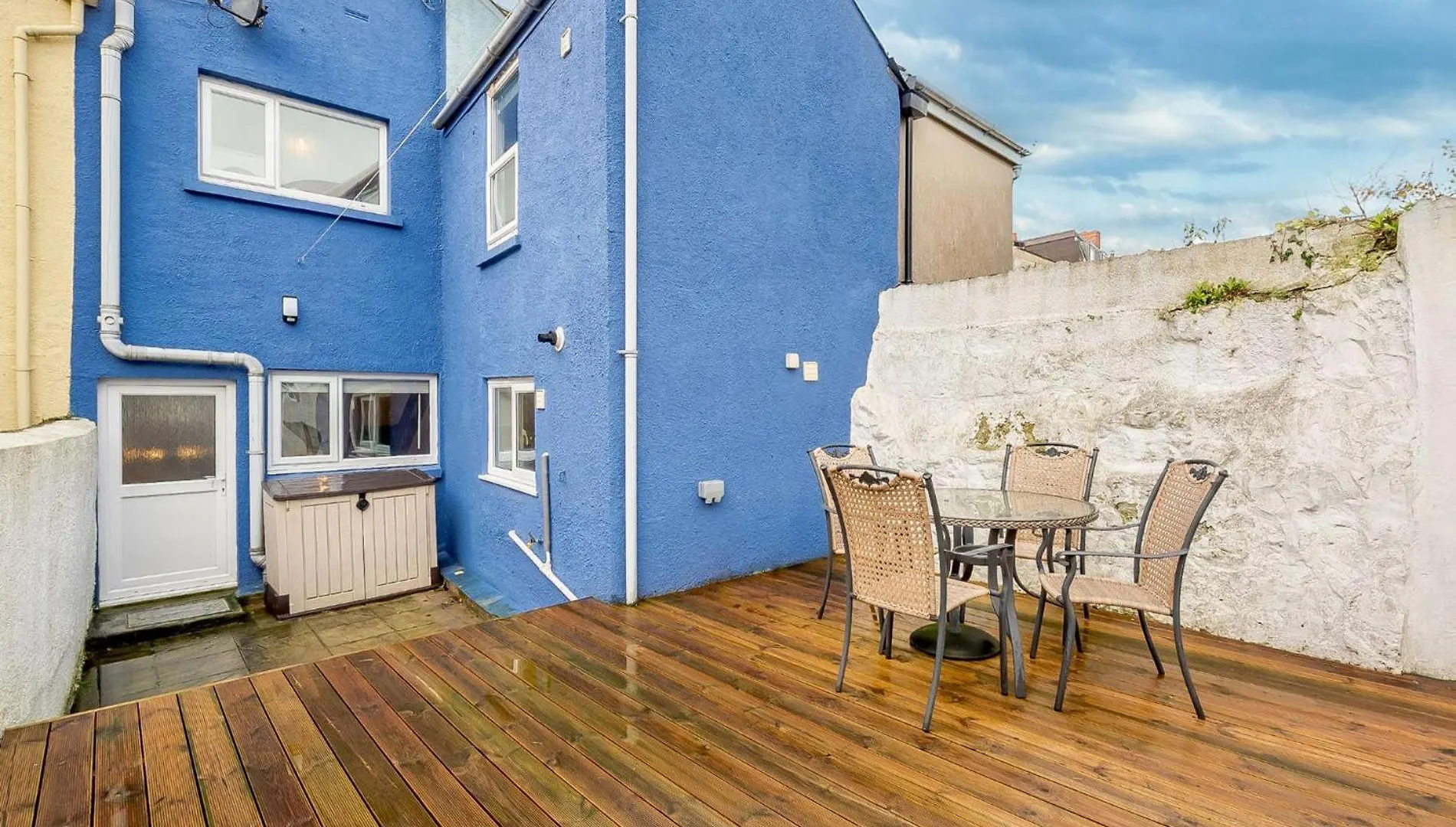 3 Bed In 90360 * Tenby