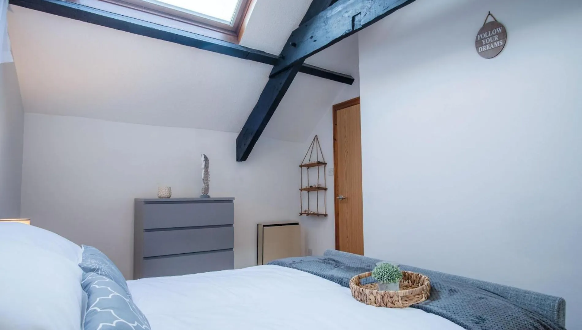 Apartment Cosy At The Mews - 2 Bedroom - Tenby