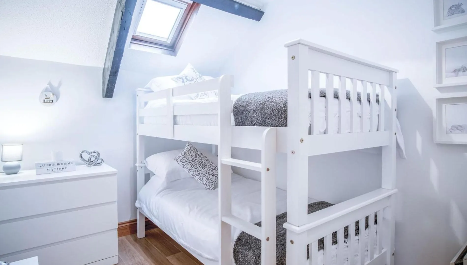 Cosy At The Mews - 2 Bedroom - Apartment Tenby