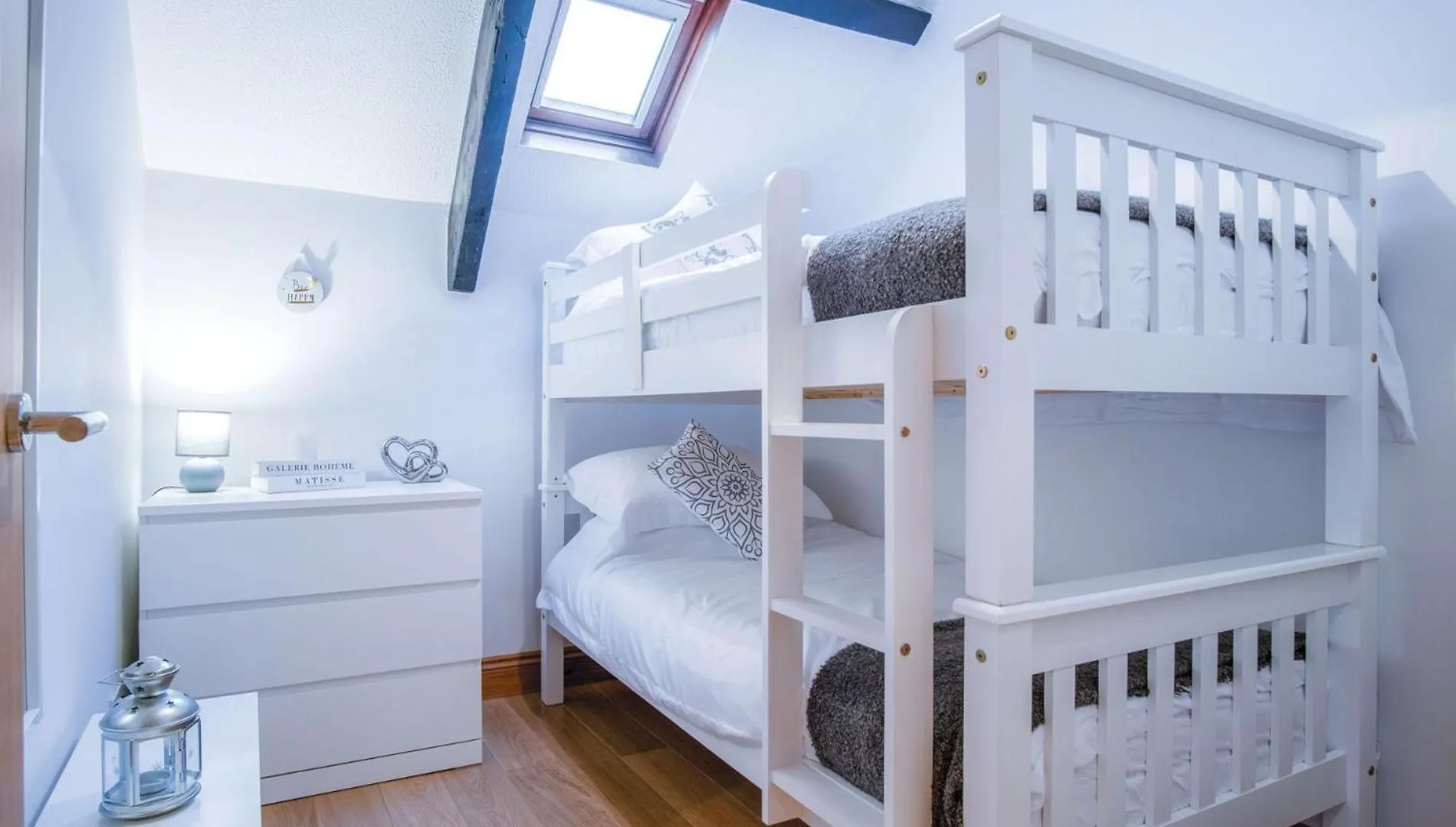 Apartment Cosy At The Mews - 2 Bedroom -