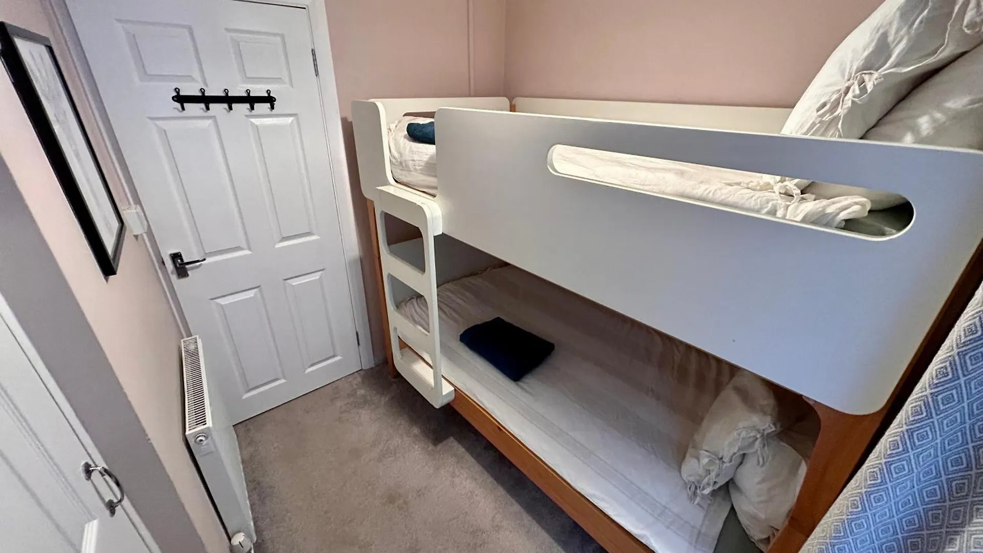 Private Pad - View Of High Street Tenby