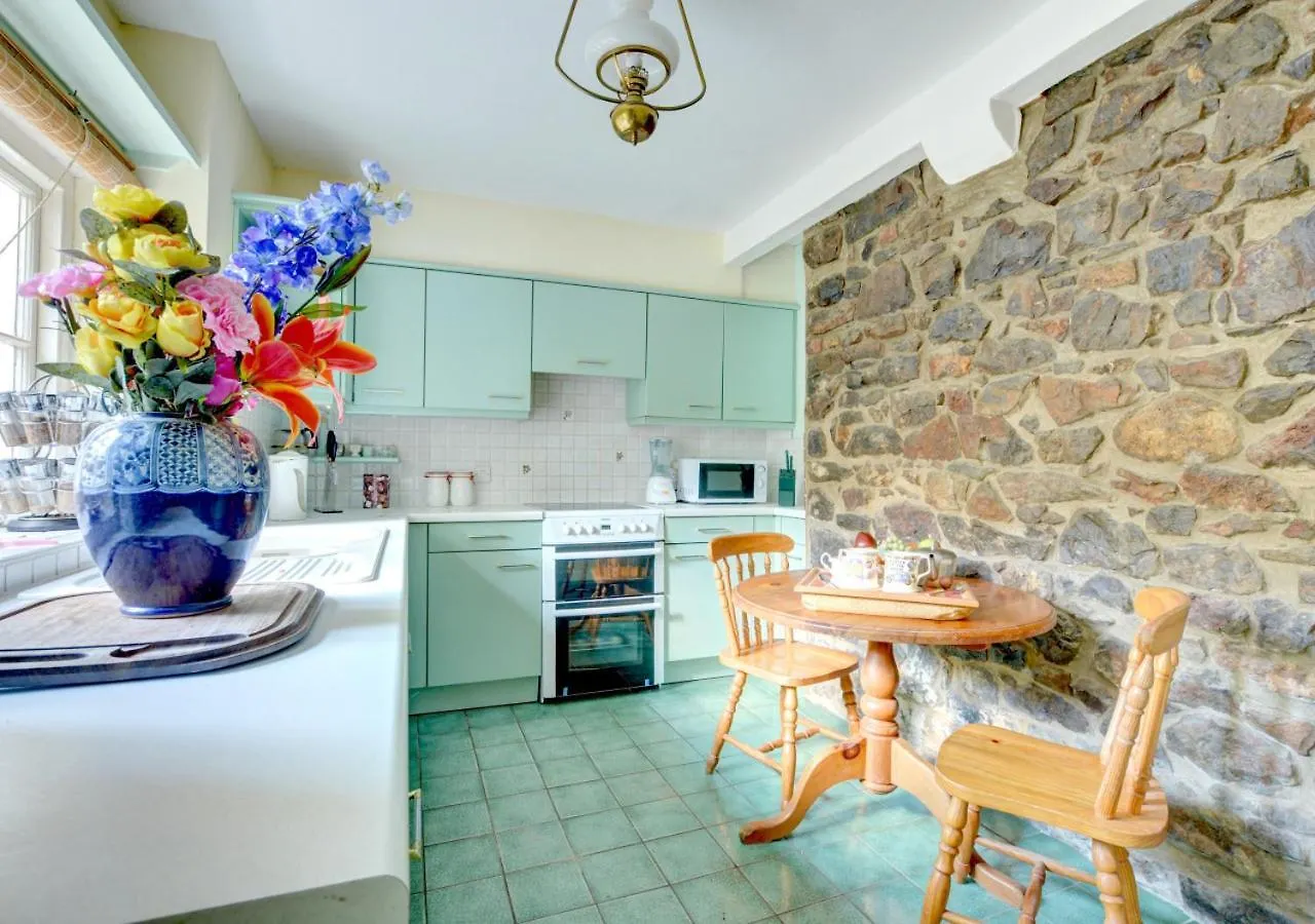 Quaintways Apartment *