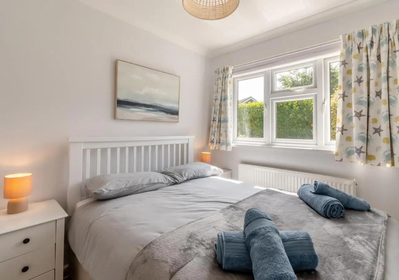 Oak View Tenby