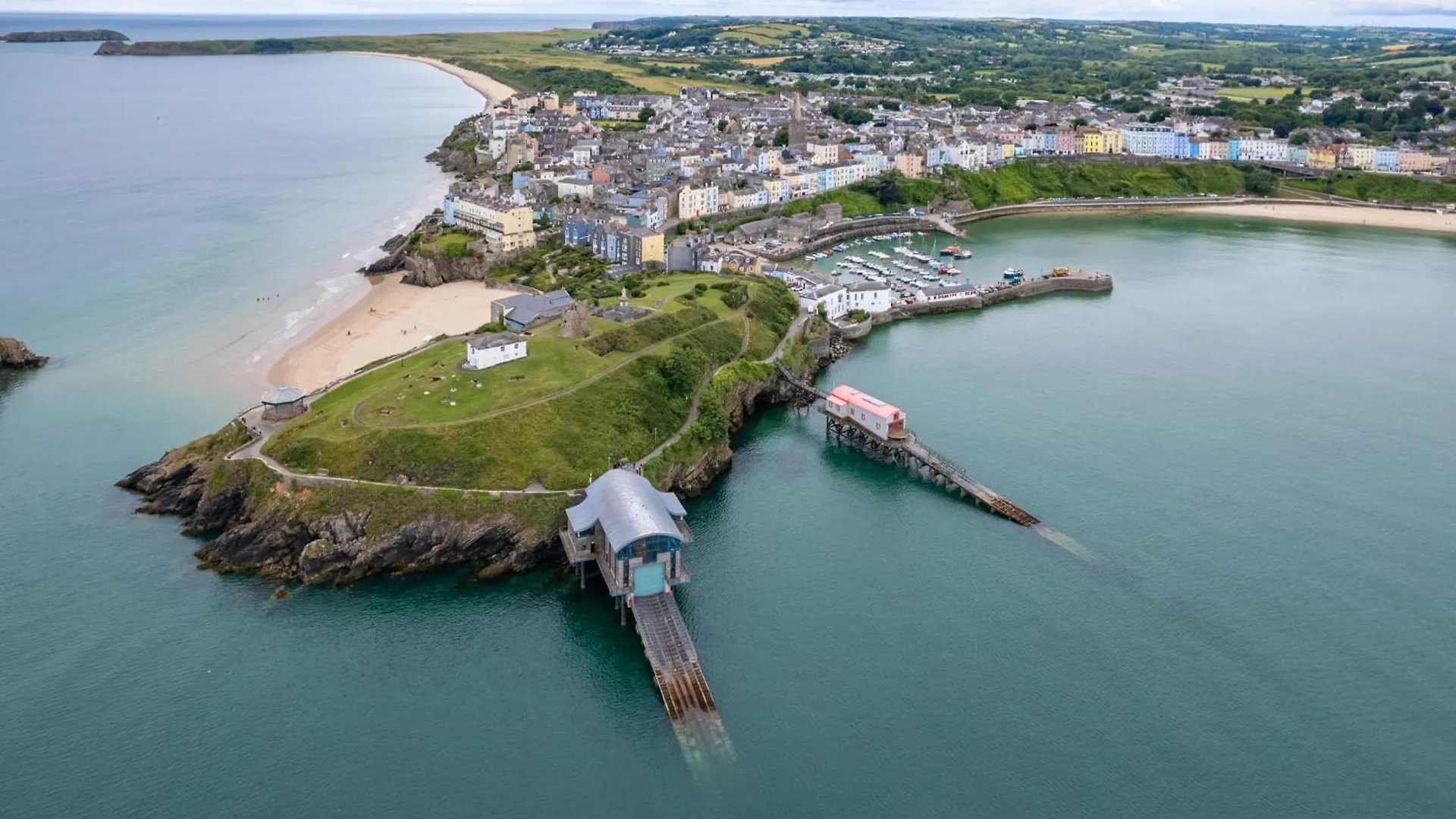 The Pennines - Close To Town And Shops Holiday home Tenby