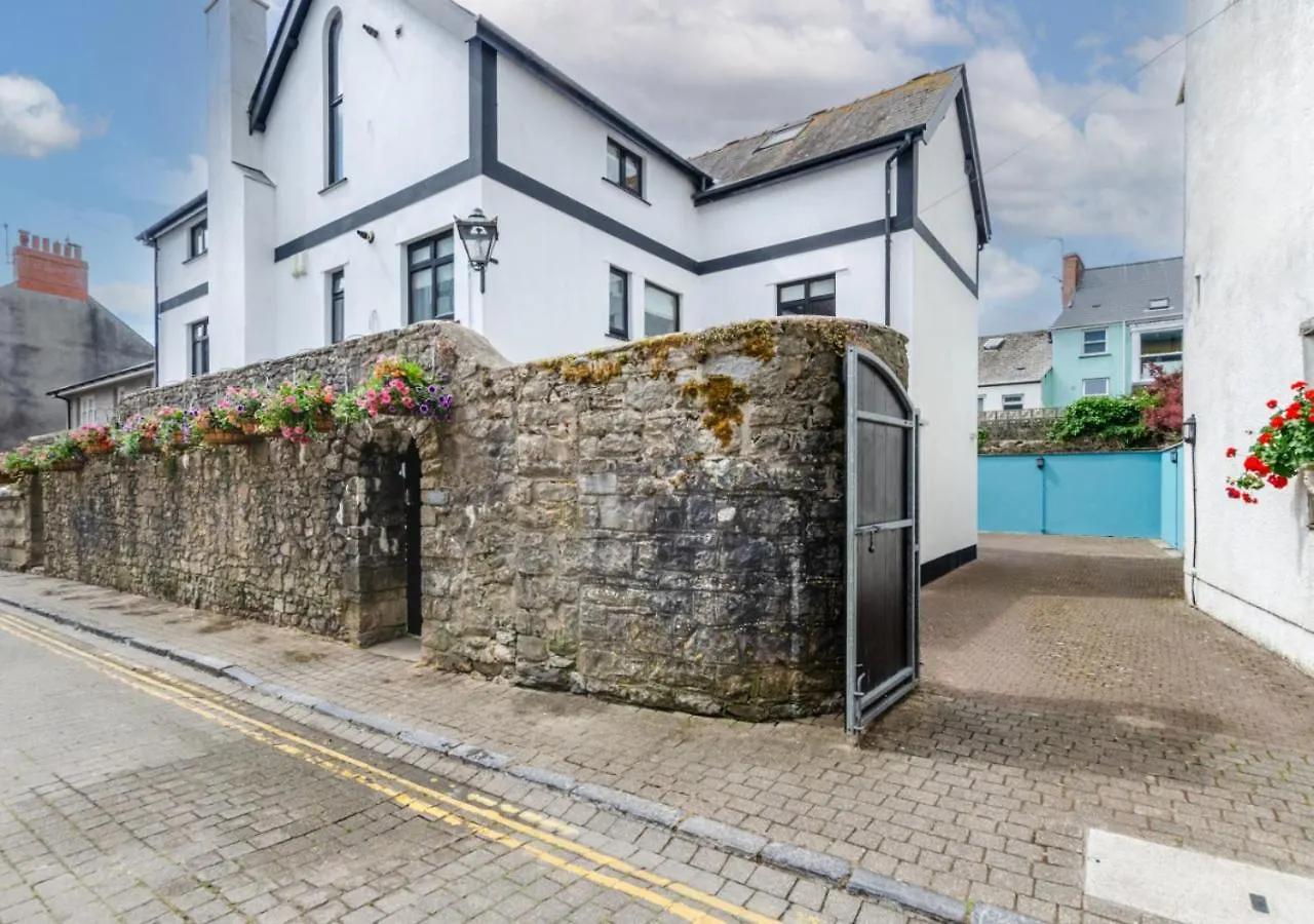 Wall Cottage *