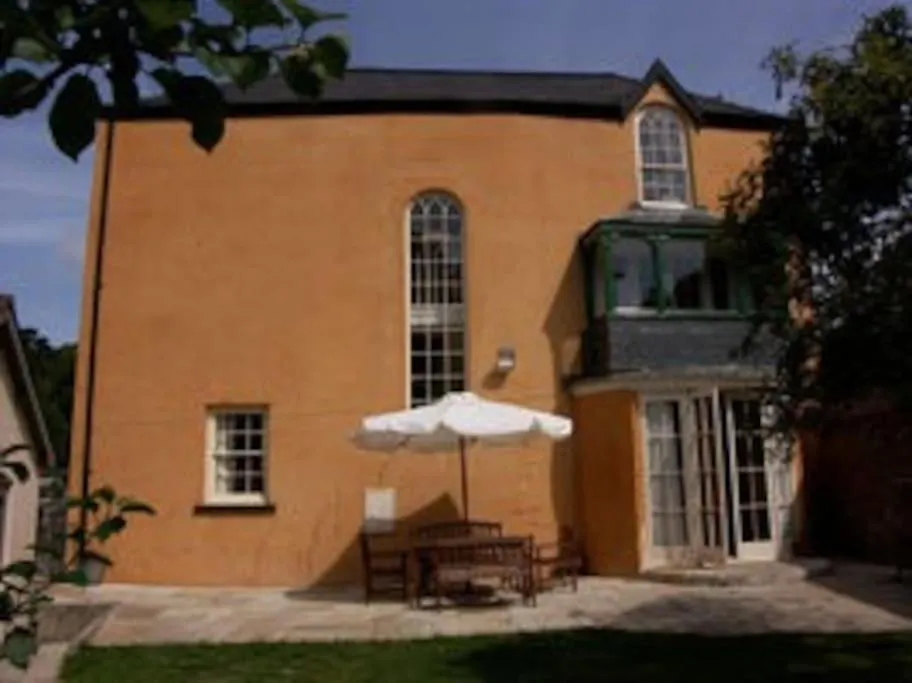 Holiday home Huge Pet Friendly House Sleeps 14 *