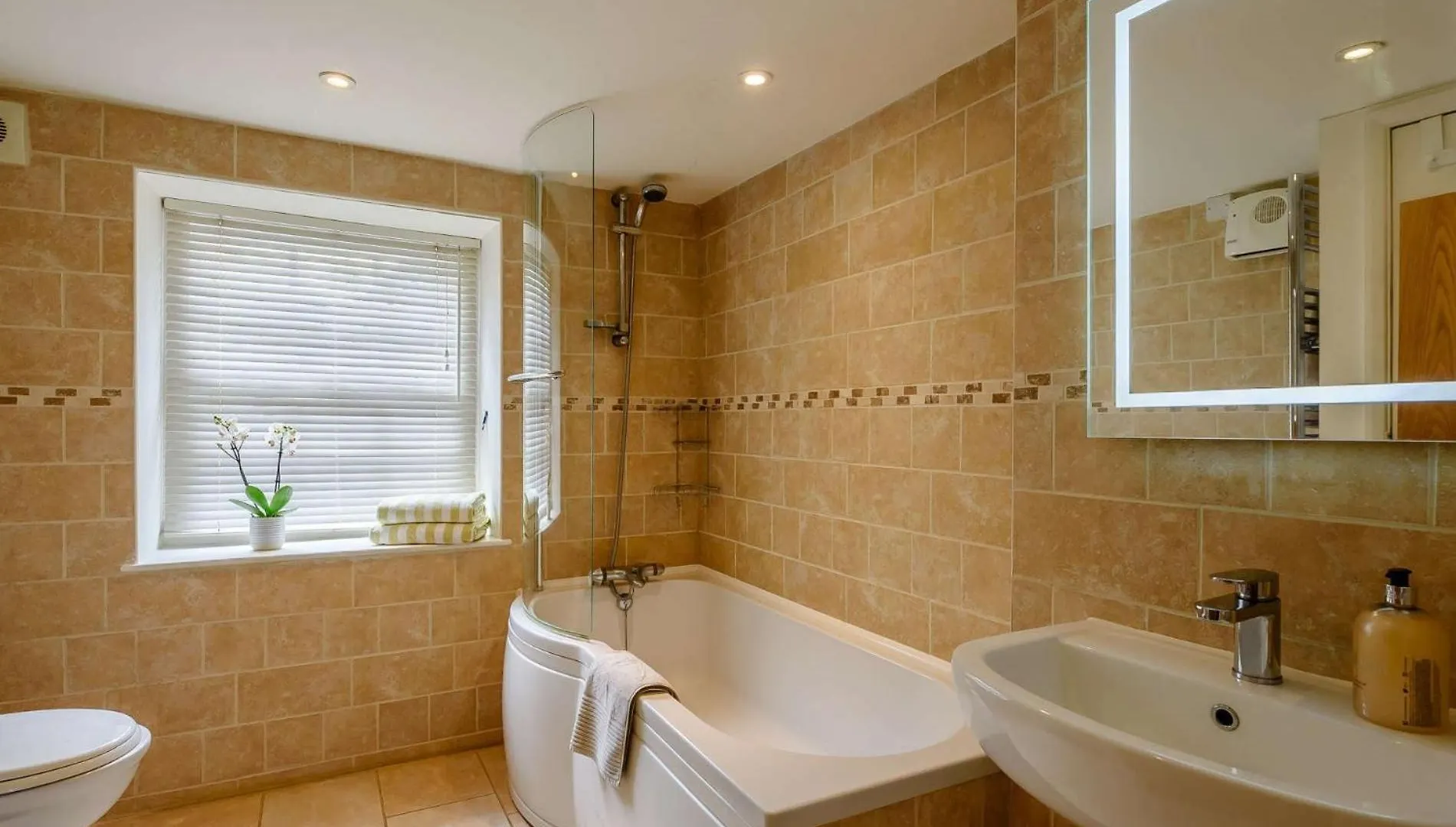 3 Bed In Fb095 Tenby