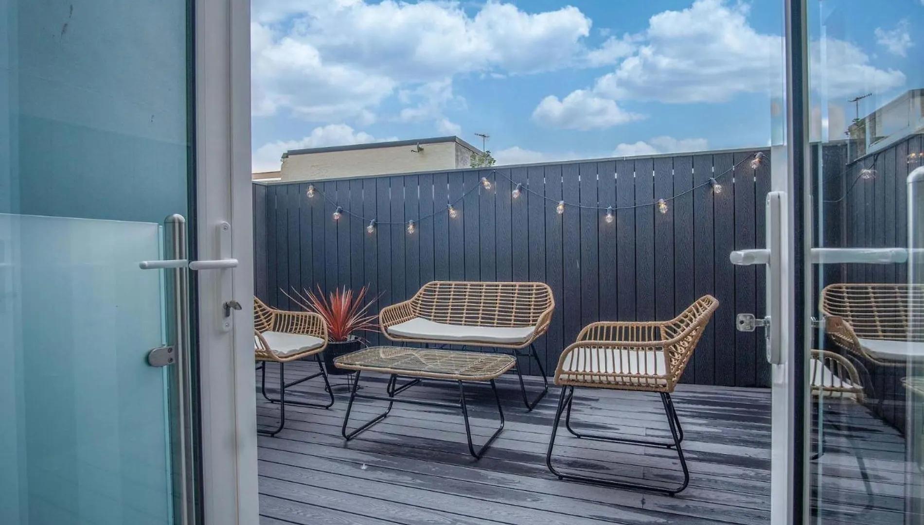 No 4 Croft House - Luxury 2 Bed - * Tenby