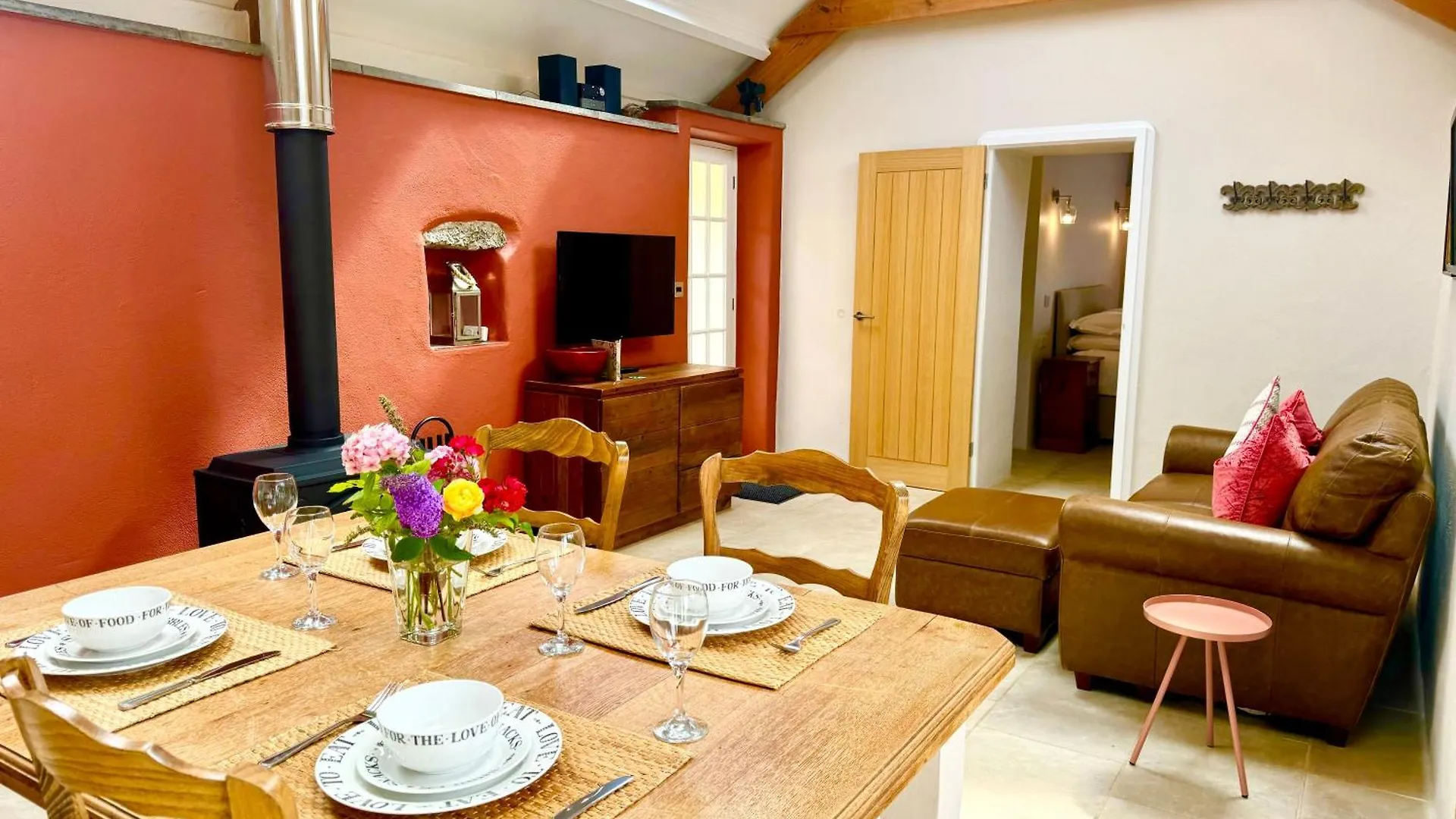 Hideaway - Greenacres Estates *