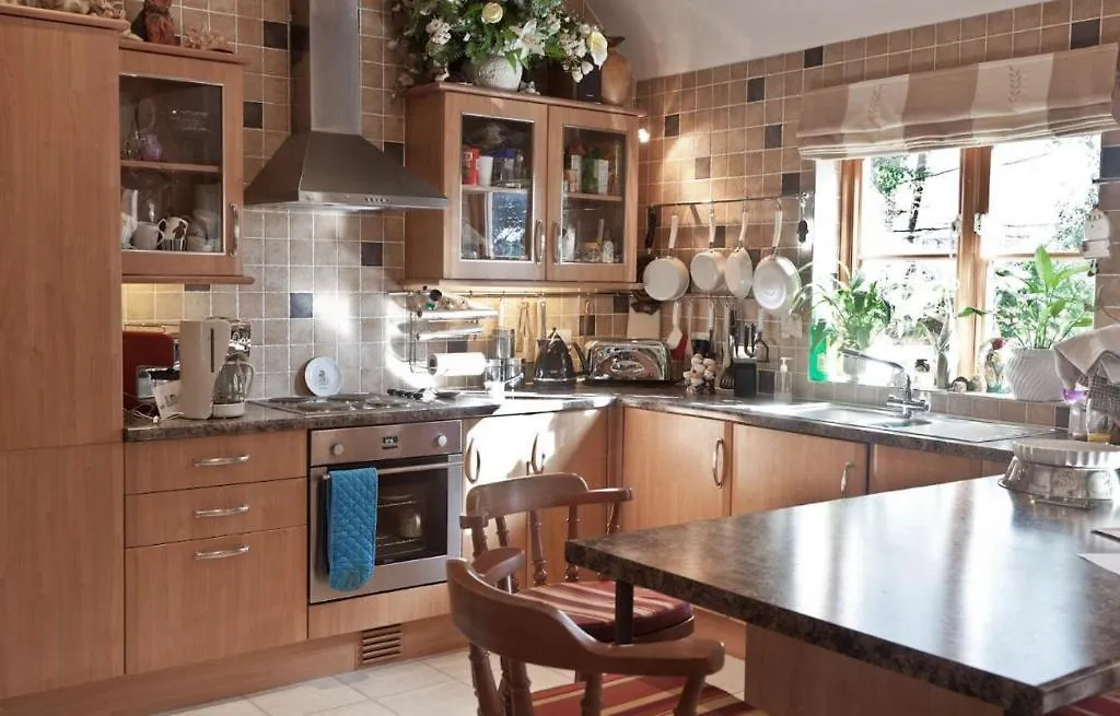 Little Red Rooster Rest Guest house Tenby