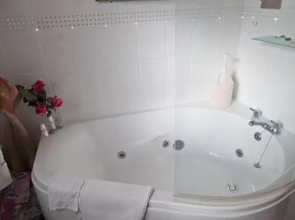 Little Red Rooster Rest 4* Tenby