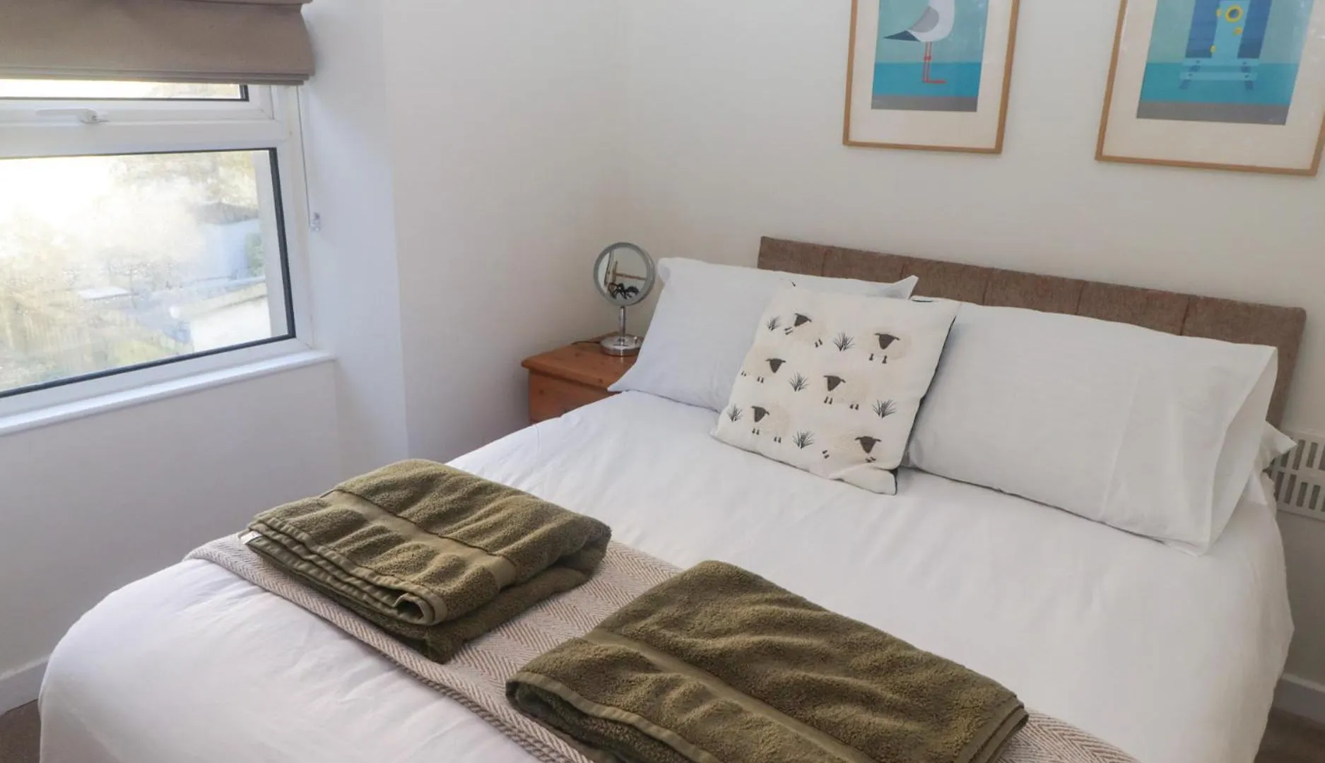 3 Somerset Place * Tenby