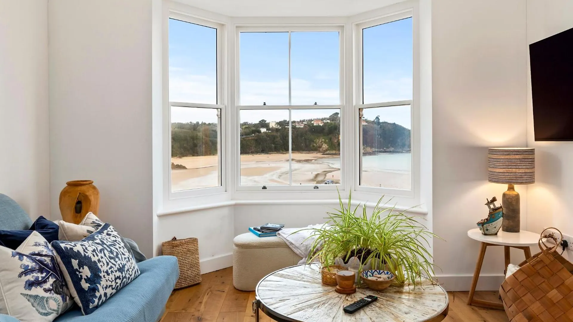 Ultra Marine - Large Roof Terrace Sea Views Apartment Tenby