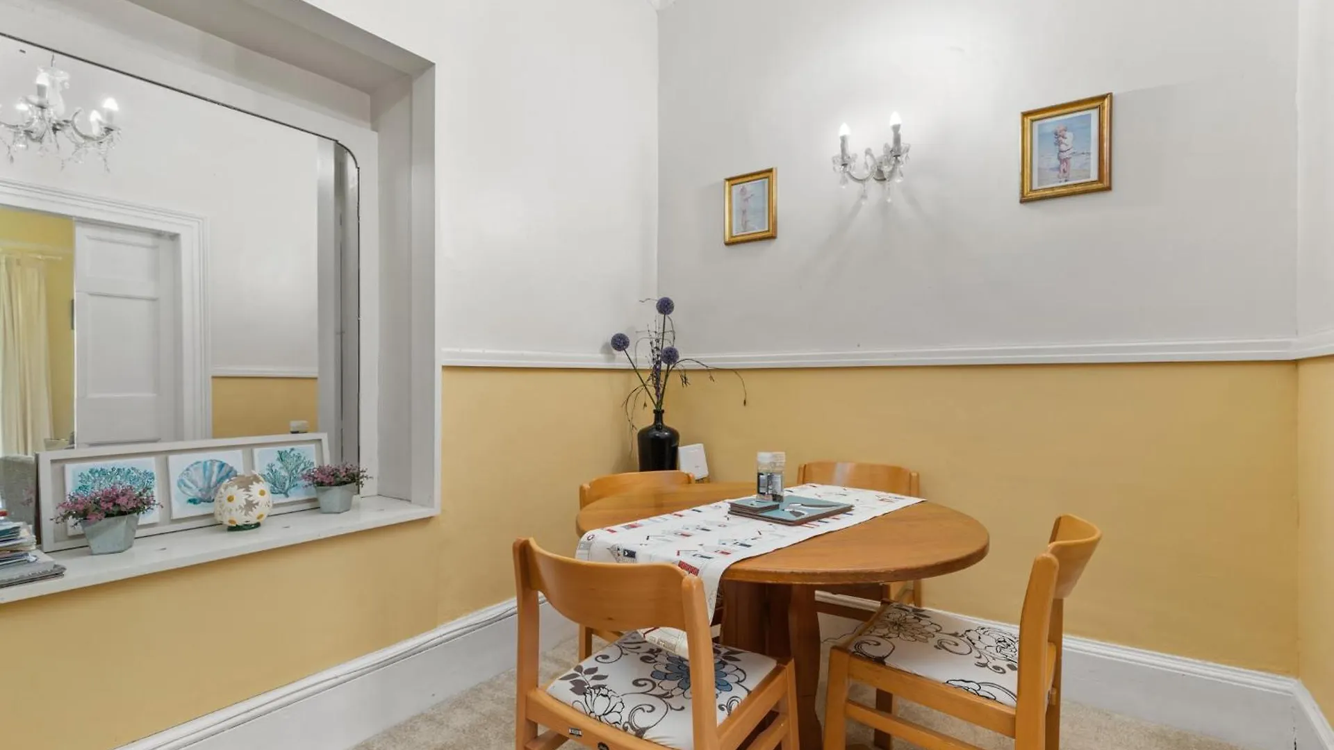 Little Rosemount - Close To Town And Shops Holiday home
