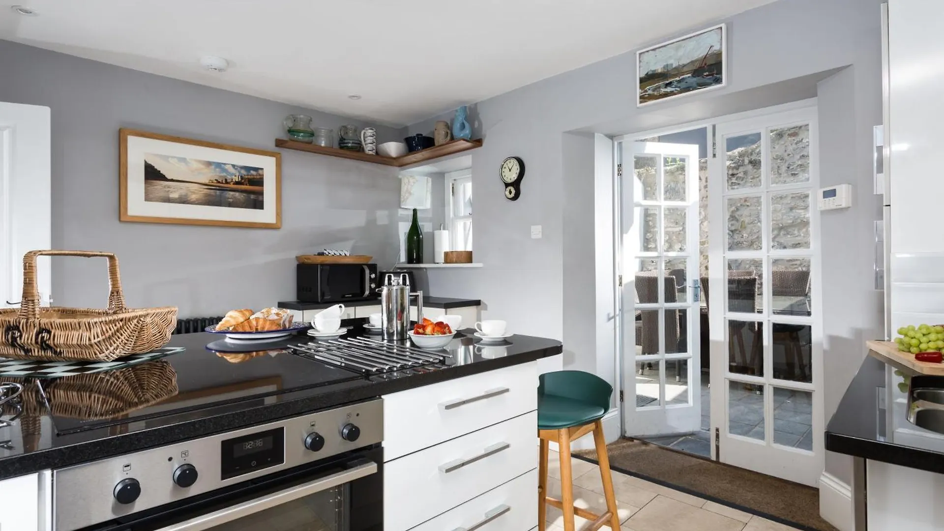 High House Sleeping 6 * Tenby