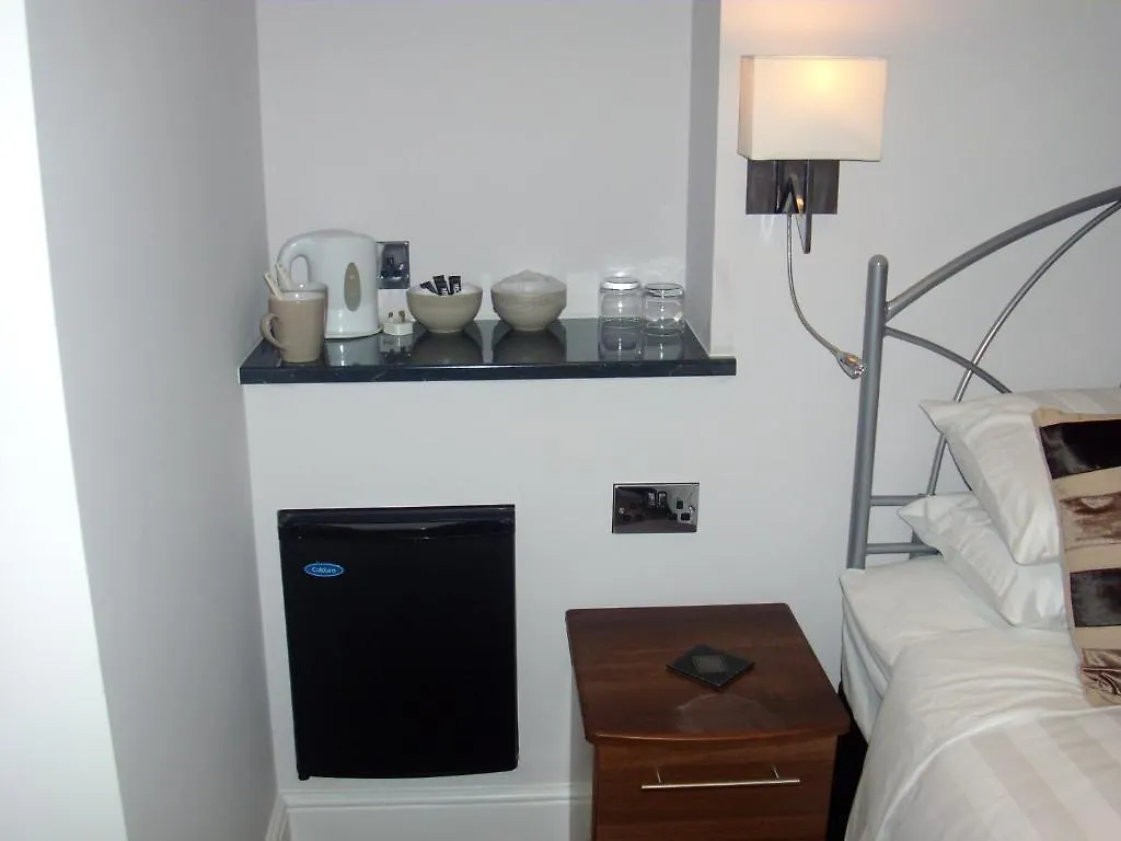 Farnham Гостевой дом 4*