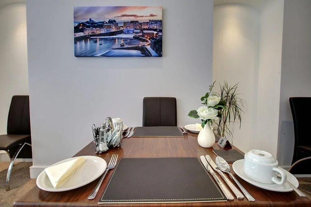 Farnham 4* Тенби