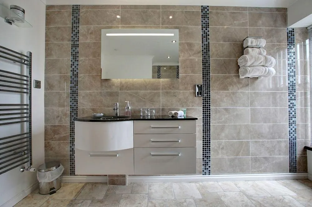 Farnham 4*