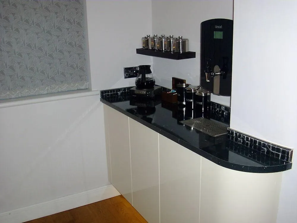 Farnham Гостевой дом 4*