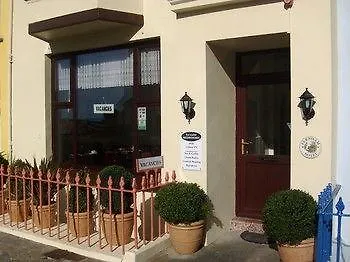 Farnham Гостевой дом 4*