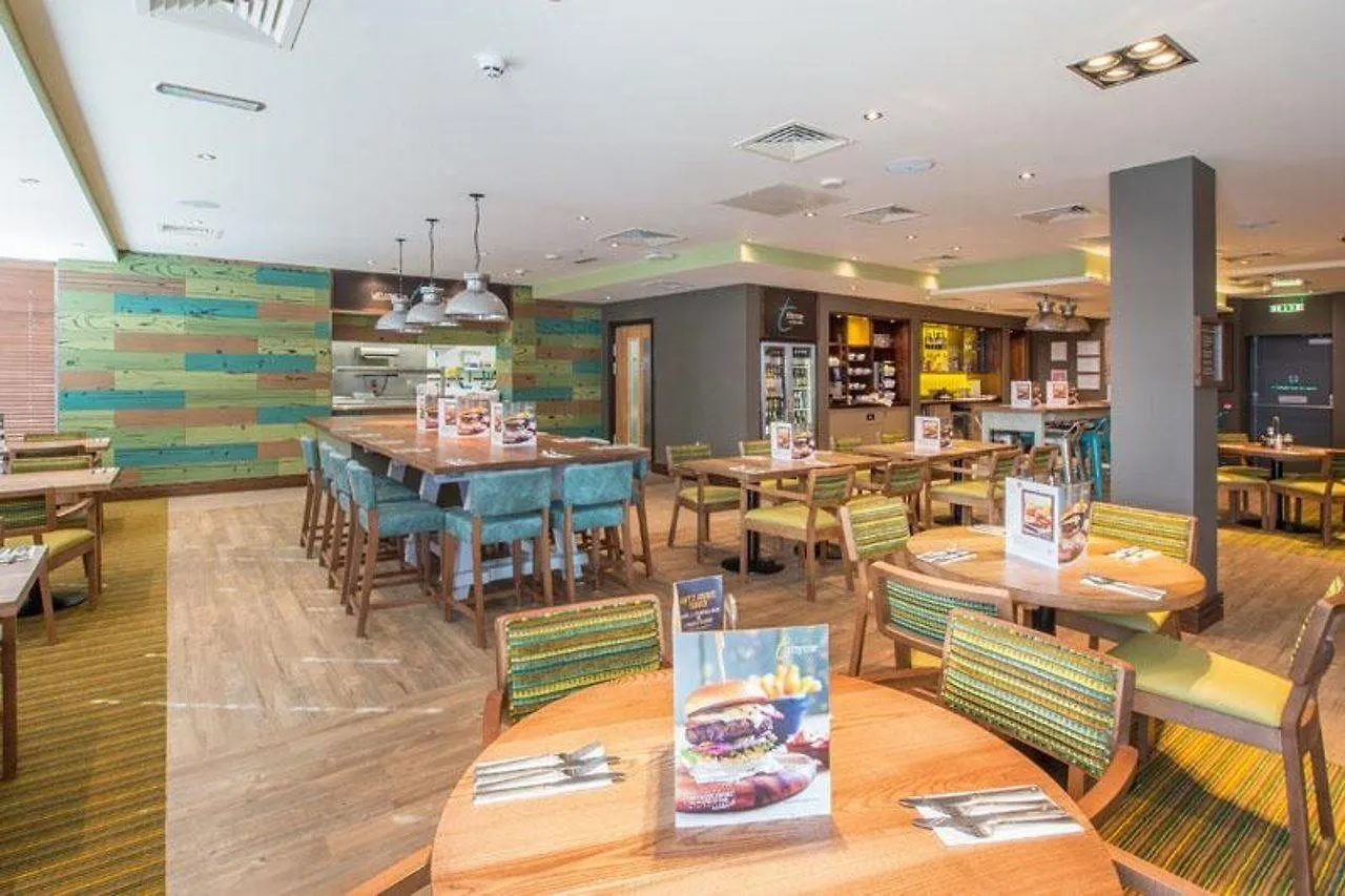Premier Town Centre 텐비