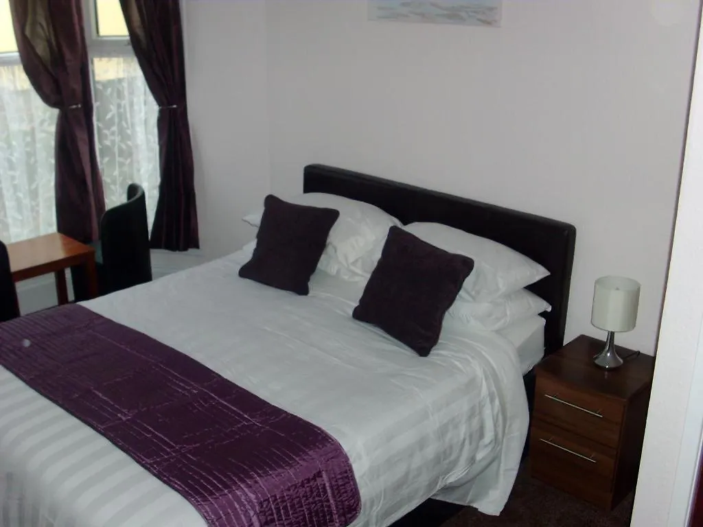 Farnham 4* Тенби