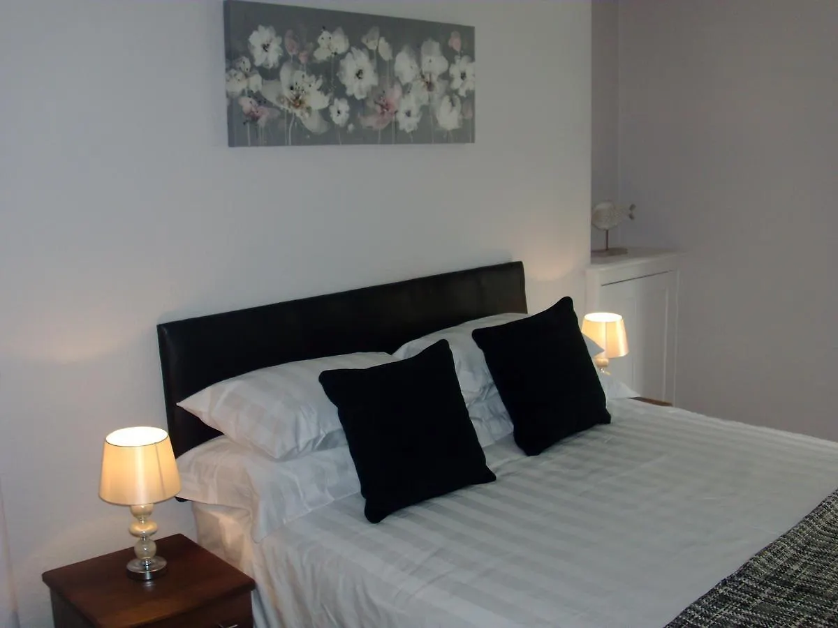 Lockinbar Apartament *