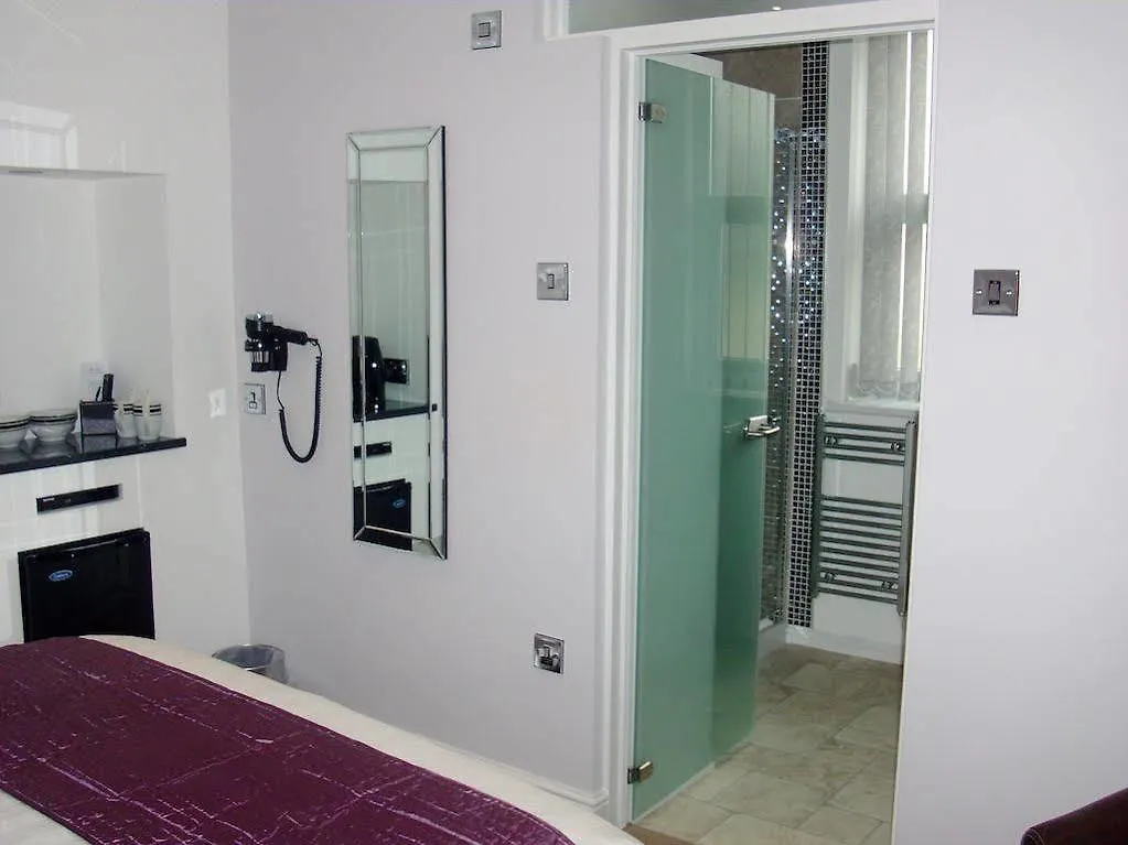 Гостевой дом Farnham 4*