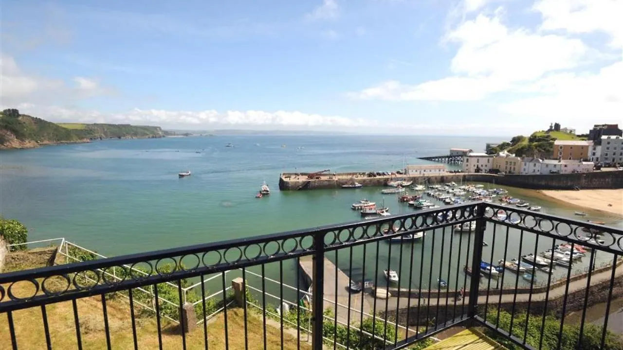 Harbour Heights * Tenby