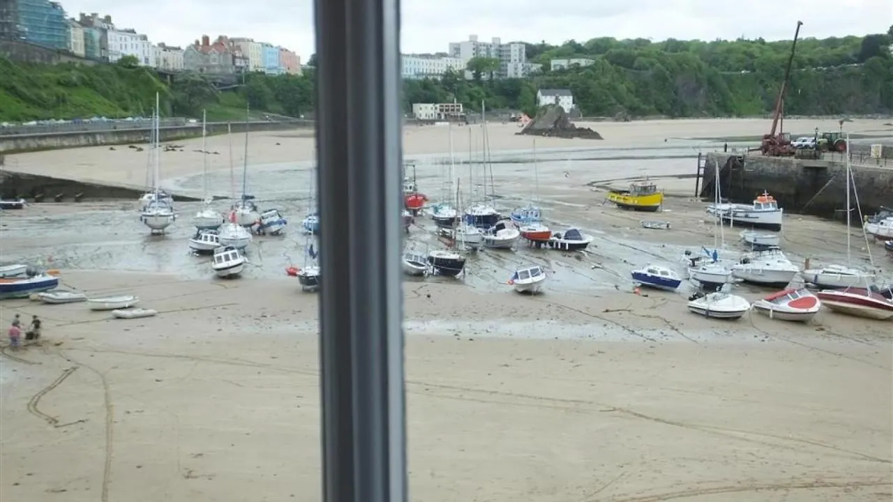 Quarterdeck * טנבי