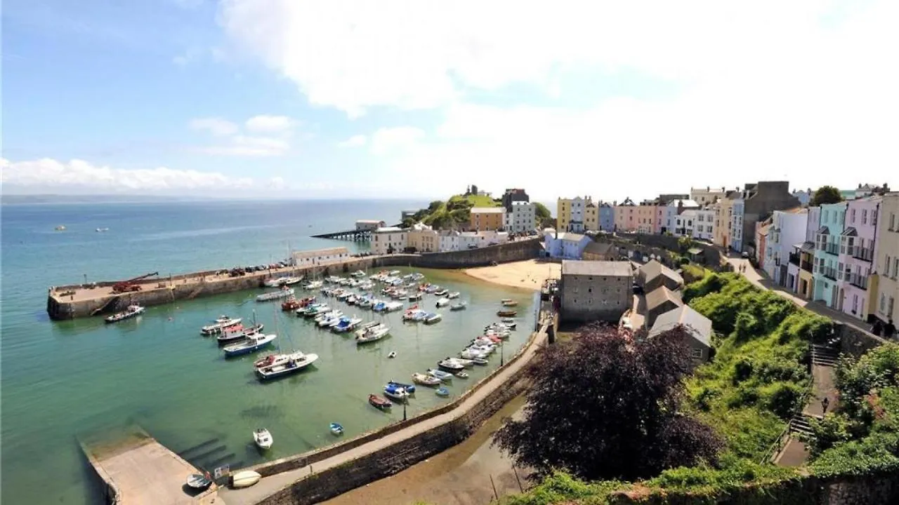 Cobourg House 6 Tenby
