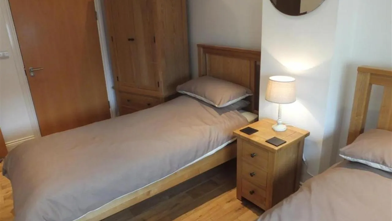 Cobourg House 6 Apartment Tenby