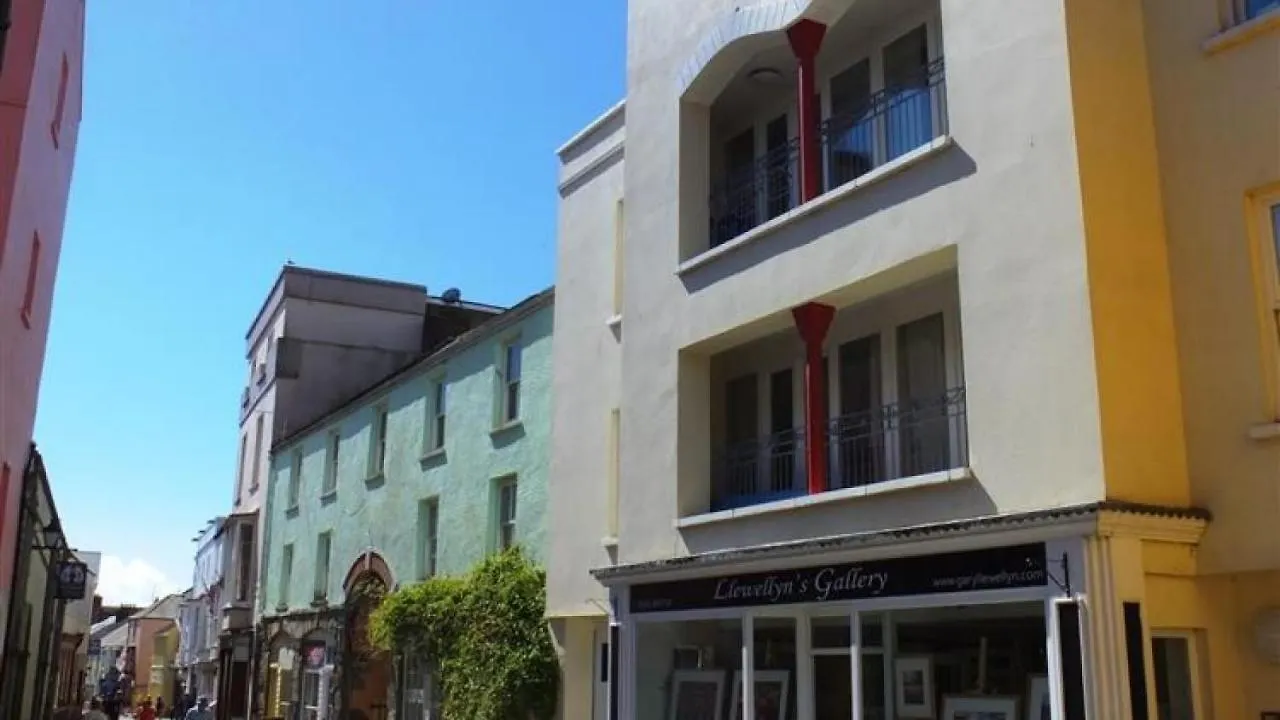 Cobourg House 6 Apartment Tenby