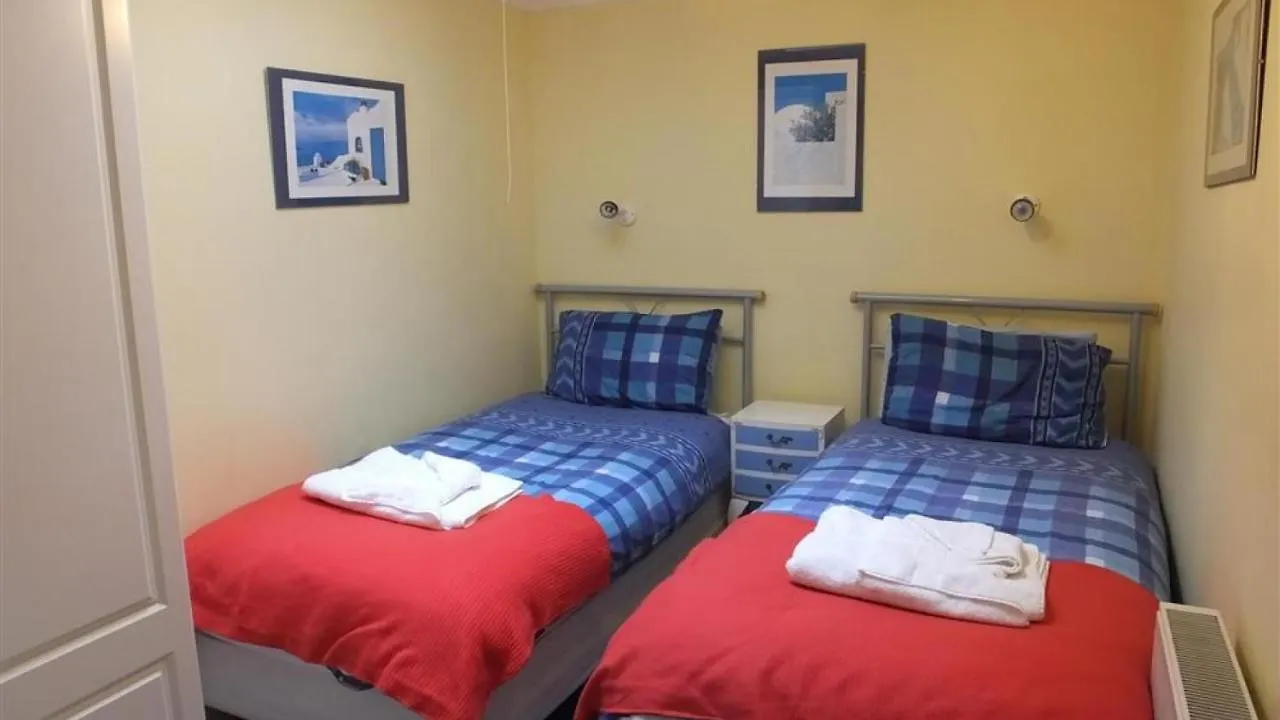 White House Flat * Tenby