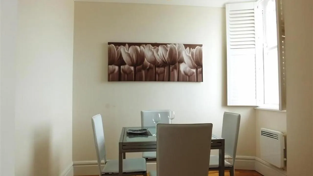 Appartement Paragon House 3 *