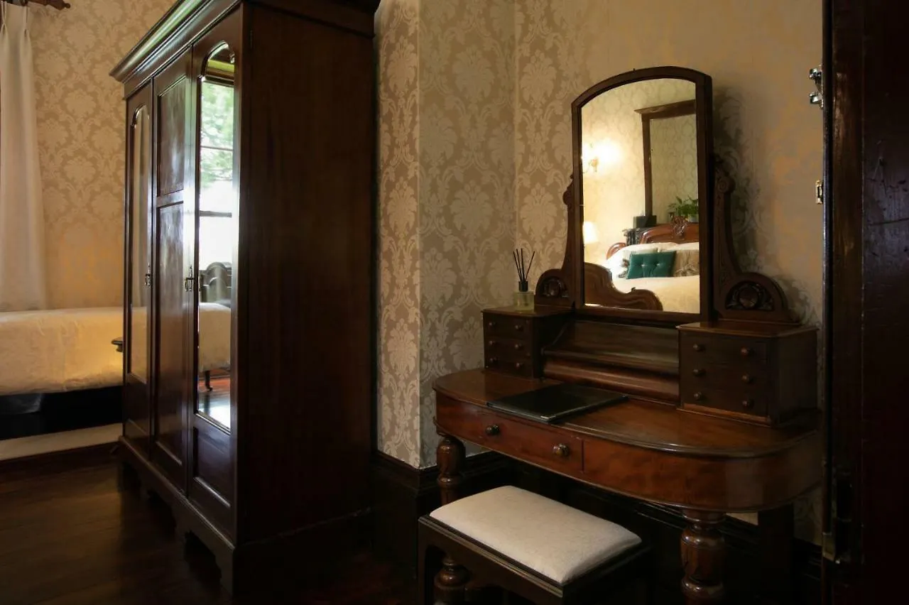 Bed & Breakfast Elm Grove 4*