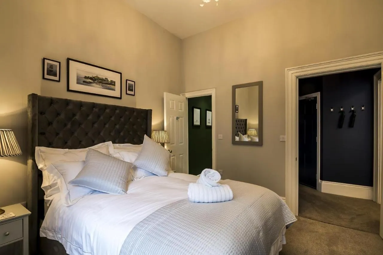 Fisherman's Catch - Two Bedroom Luxury - Apartment Tenby