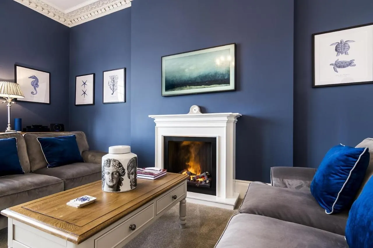 Fisherman's Catch - Two Bedroom Luxury - Apartment Tenby