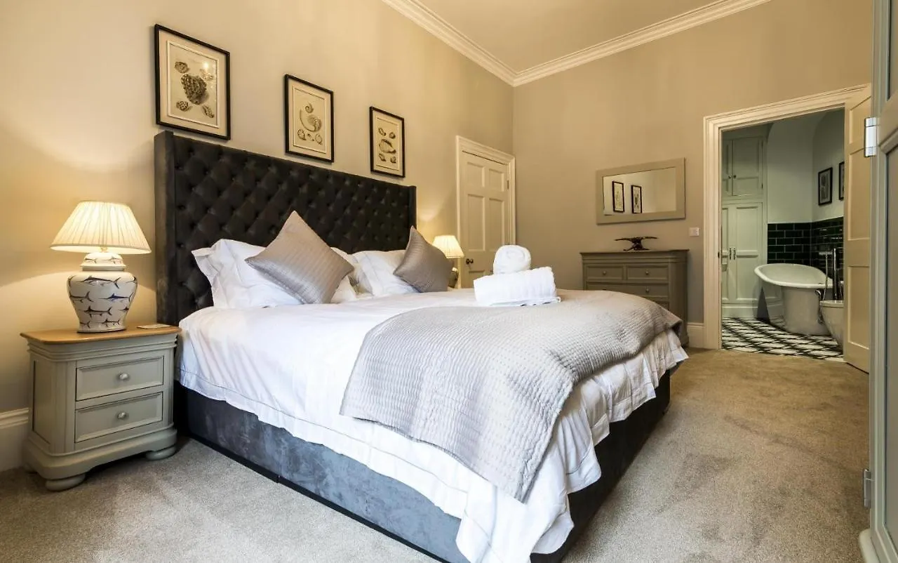Fisherman's Catch - Two Bedroom Luxury - Apartment Tenby
